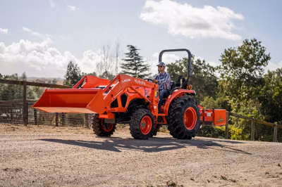 2025 Kubota L3302 4