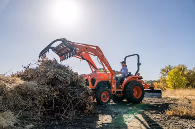 2025 Kubota L3302 23