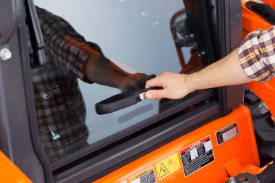 2025 Kubota SSV75 5