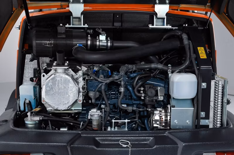 2025 Kubota R640 - Image 8