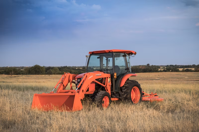 2025 Kubota L4760 HST(4WD) - Image 2