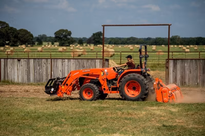 2025 Kubota MX5400 Gear-Drive Transmission 4WD 25