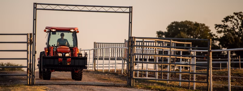 2025 Kubota MX5400 HST 4WD - Image 2