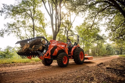 2025 Kubota MX4900 17